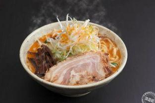 粗面条图片,传统美食的现代演绎