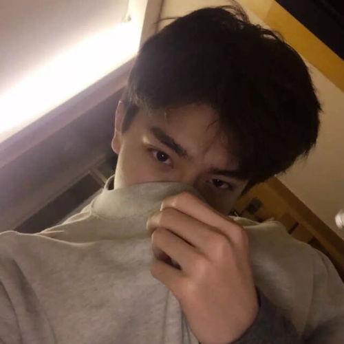 帅小丑图片,帅小丑的奇幻冒险之旅